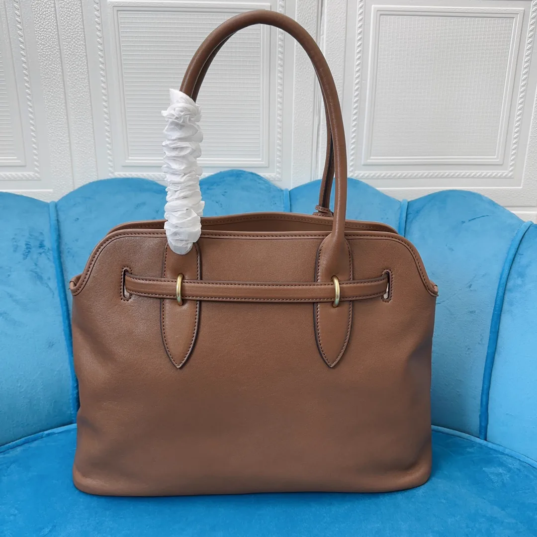 Reference image illustrating Replica Miu Miu Aventure Nappa Tote Bag – Design, History & Styling Guide