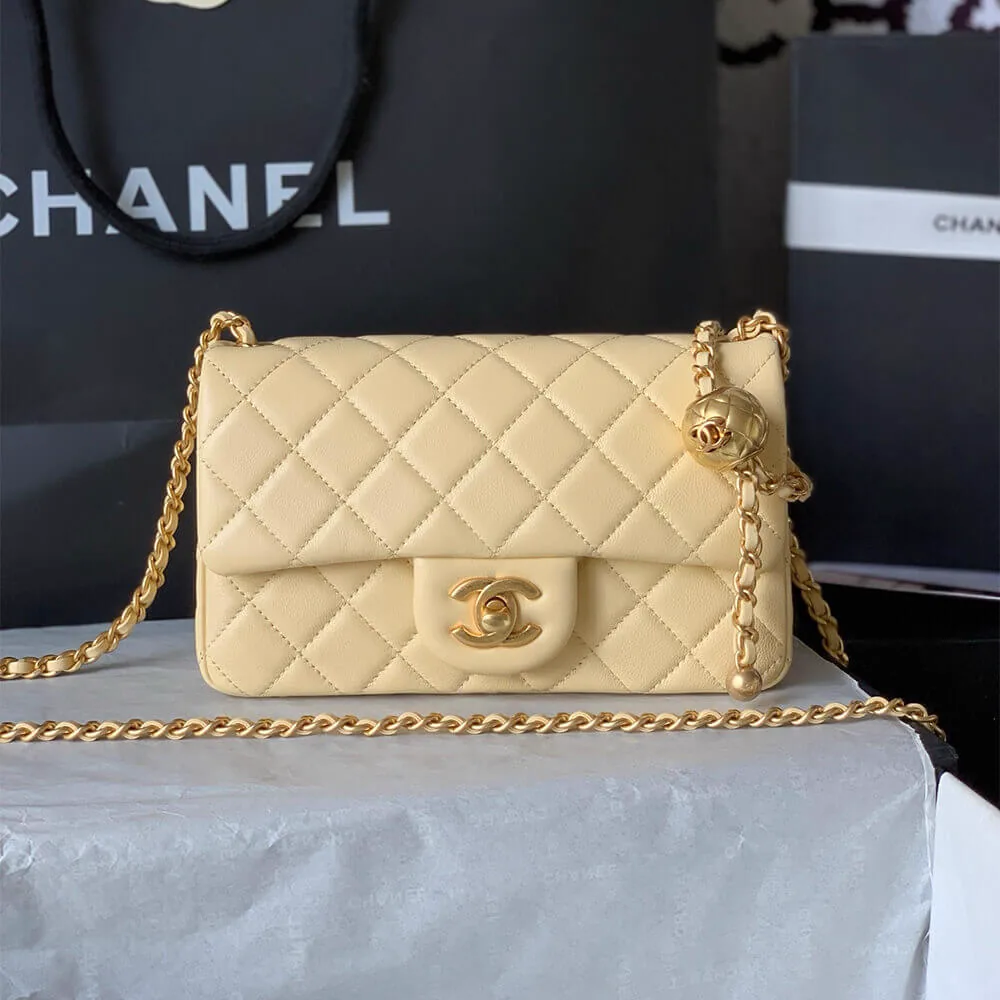Replica Chanel Pearl Crush Mini Rectangular Flap Bag – Design, History & Style Guide thumbnail