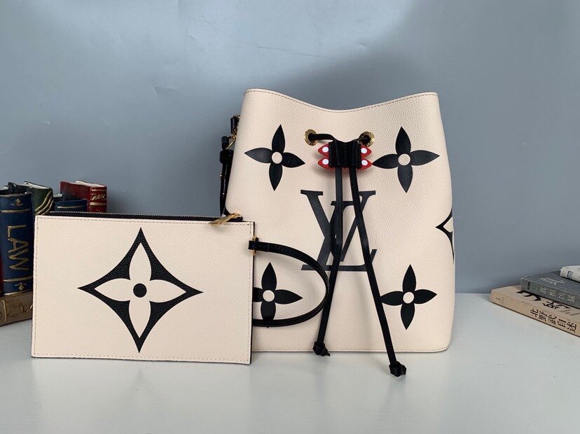 Replica Louis Vuitton NeoNoe MM Bucket Bag in Monogram Canvas (Model M56889) thumbnail