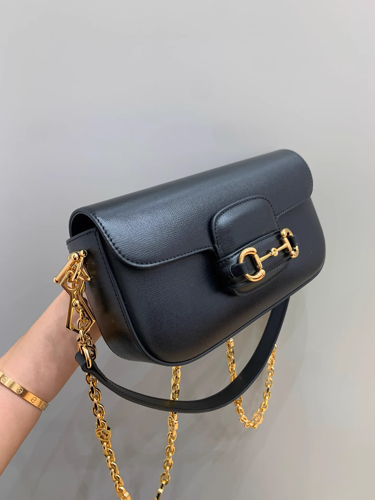 Reference image illustrating Replica Gucci Horsebit 1955 Small Shoulder Bag: A Detailed Style Guide