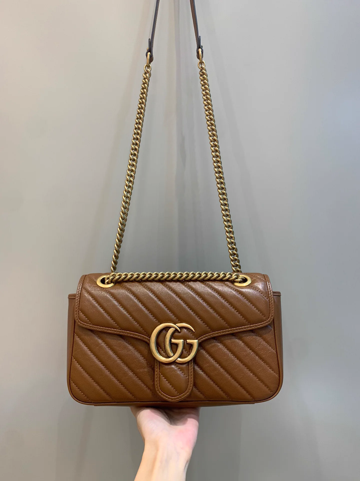 Replica Gucci Marmont Matelassé Shoulder Bag – Design, History & Styling Guide thumbnail