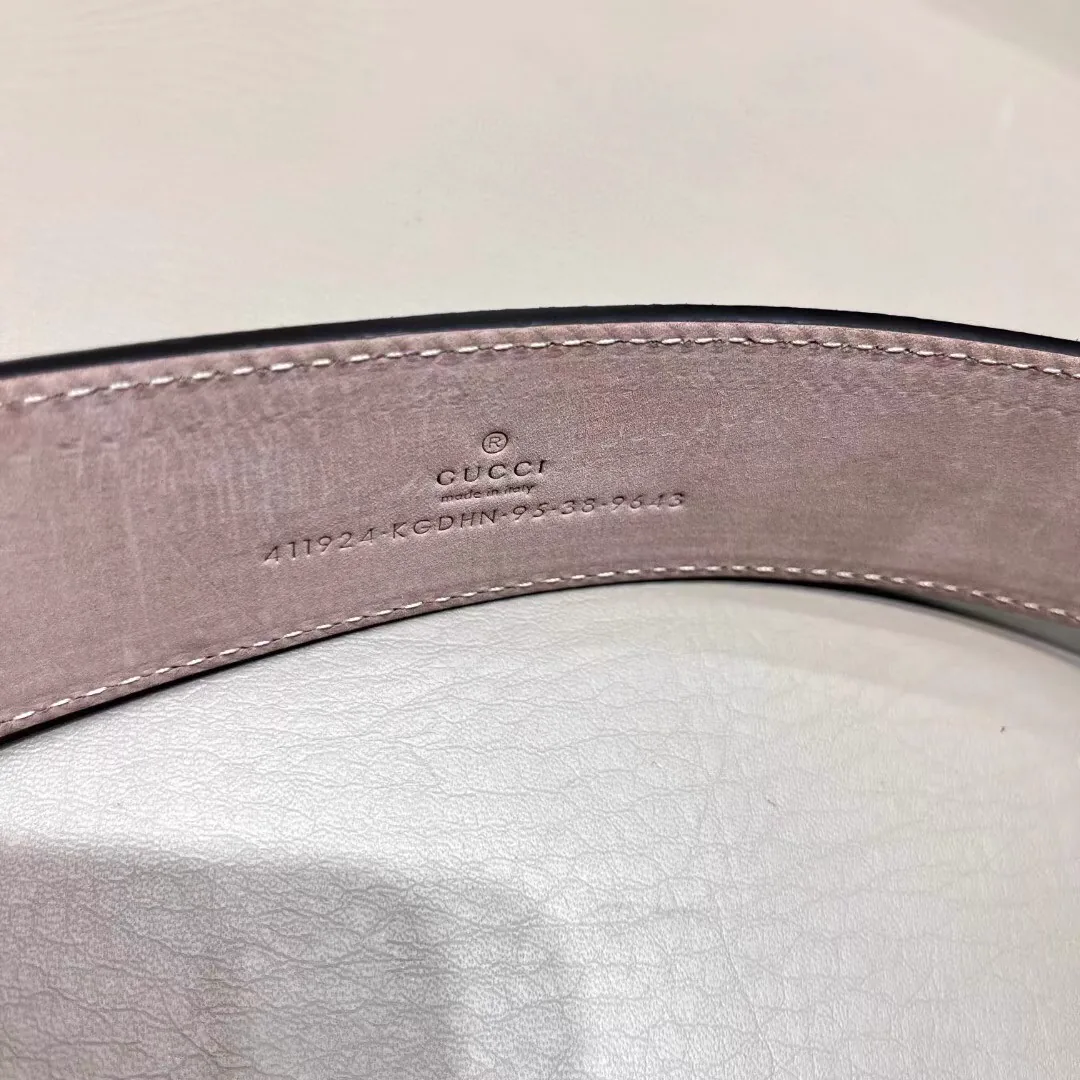 Reference image illustrating Replica Gucci Double G Bag: A Detailed Look at the Iconic GG Logo Design