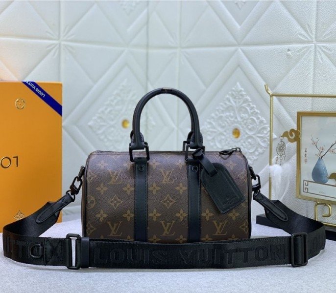 Replica Louis Vuitton Monogram Canvas Keepall Bandouliere 25 in Black – A Compact Travel Icon thumbnail
