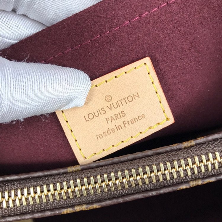 Reference image illustrating Replica Louis Vuitton Monogram Montaigne GM Tote Bag – Detailed Guide