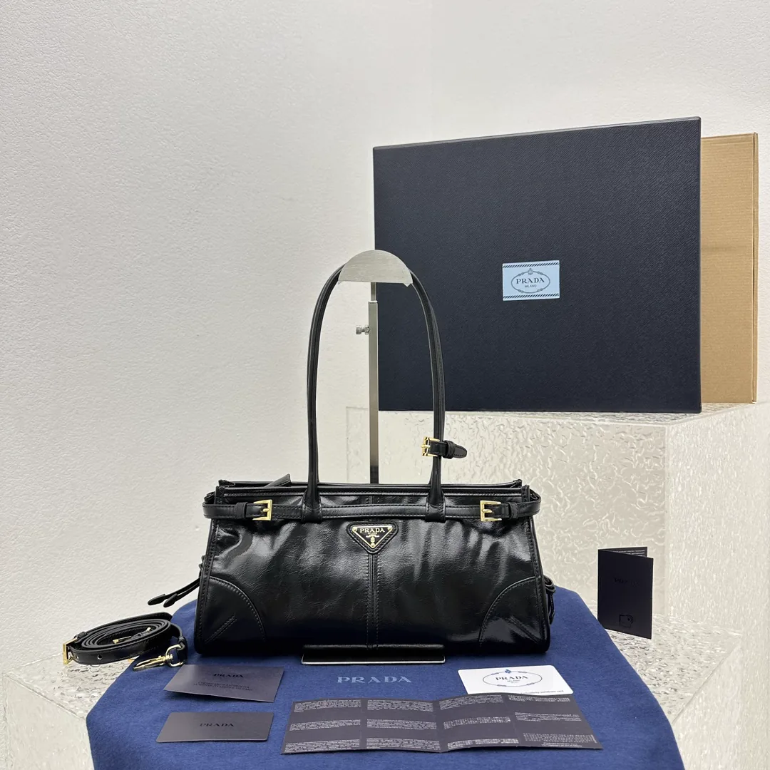 Replica Prada Lus Solf Bucket Bag – A Detailed Look at the Design and Style thumbnail