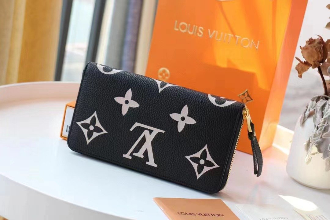 Replica Louis Vuitton Long Wallet – Iconic Monogram Canvas Bifold Design thumbnail