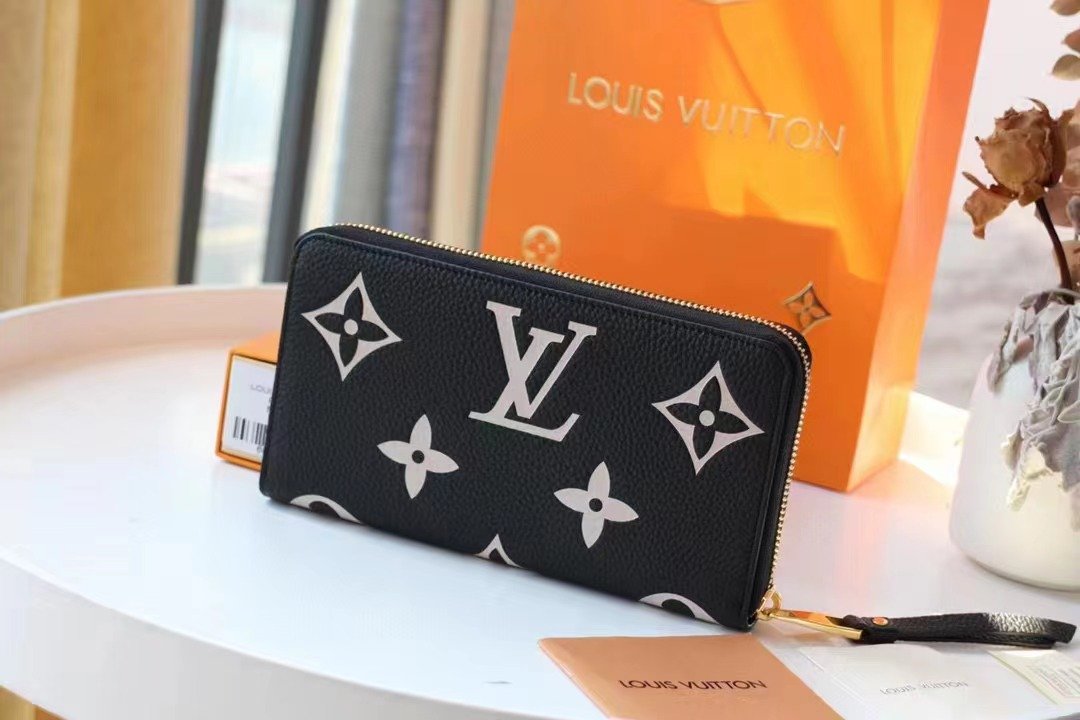 Reference image illustrating Replica Louis Vuitton Long Wallet – Iconic Monogram Canvas Bifold Design