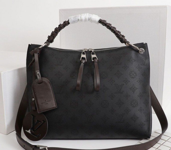 Replica LV Mahina Beaubourg MM Hobo in Black – Design, History & Styling Guide thumbnail