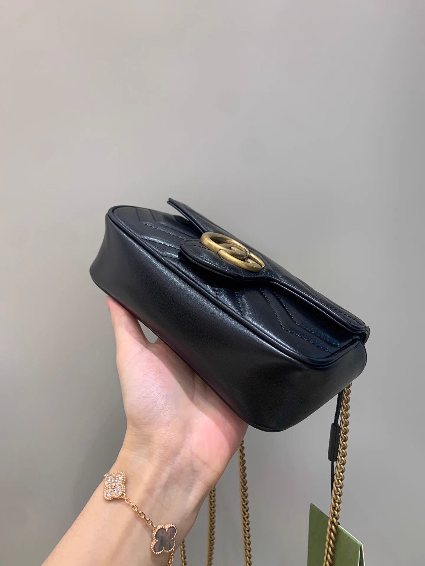 Reference image illustrating Replica Gucci Marmont Mini Shoulder Bag – Design, History & Styling Guide