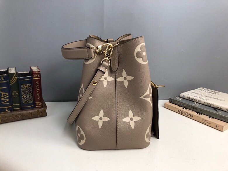 Reference image illustrating Replica Louis Vuitton NeoNoe MM Bucket Bag M45555 – Design, History & Style Guide