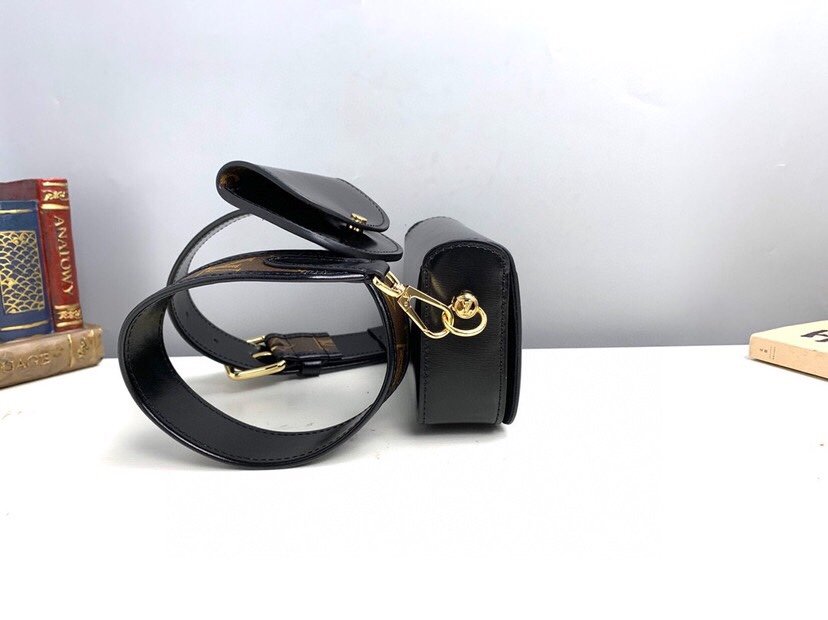 Reference image illustrating Replica OFFICIDR Clutch Bag: Design, Style & Cultural Context