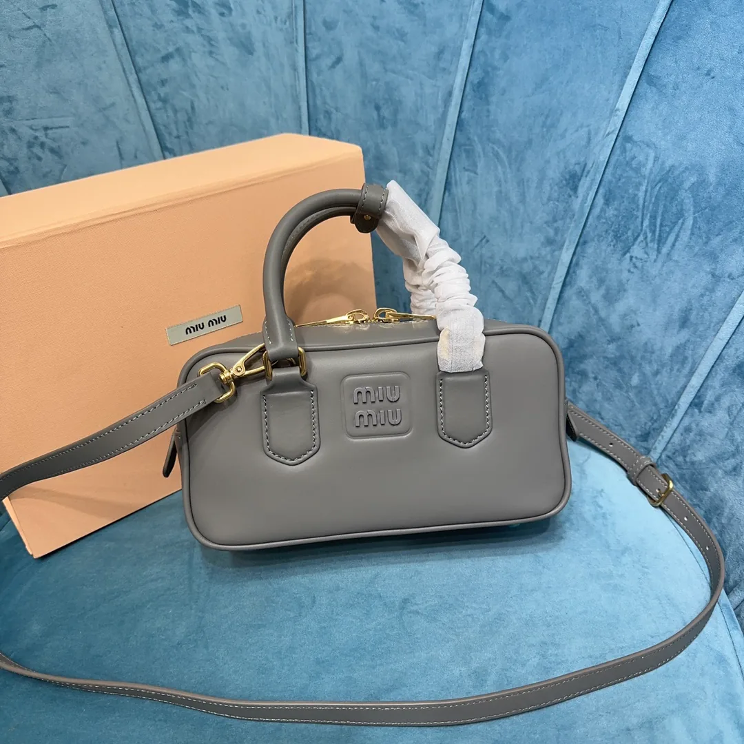 Replica Miu Miu Softy Badded Shoulder Bag – Quilted Leather Design (Unconfirmed Model) thumbnail