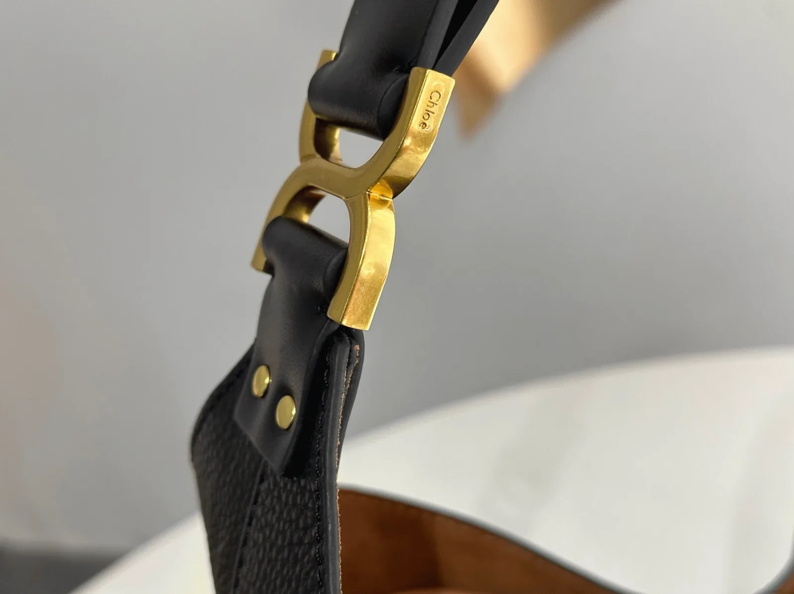 Replica Chloé Marcie Hobo Bag in Black Grained Leather – Design, History & Styling Guide thumbnail