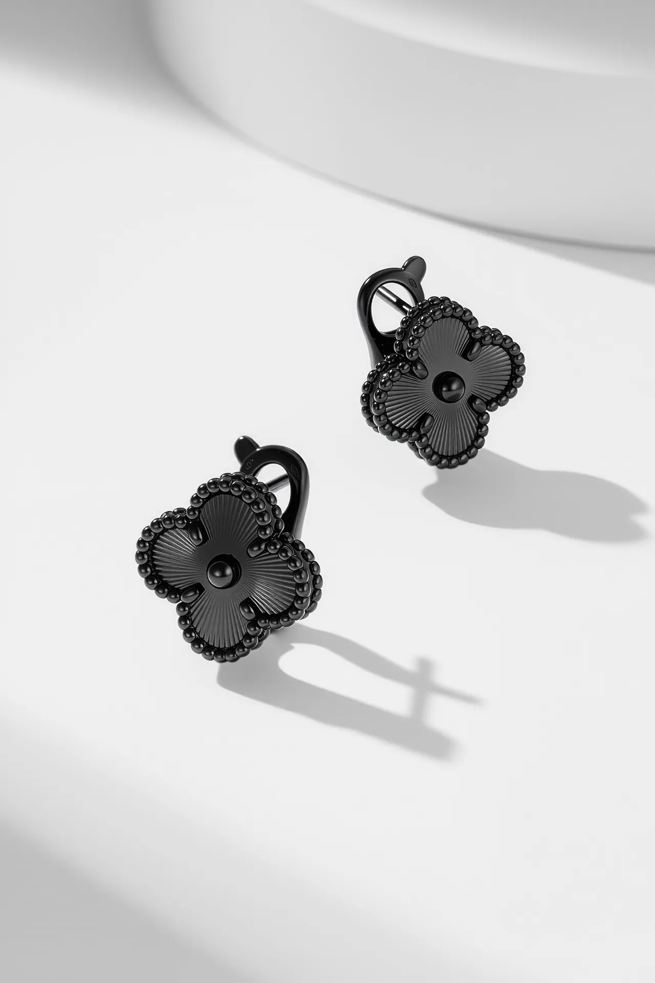 Reference image illustrating Replica Van Cleef & Arpels Earrings – Inspired by the Iconic Alhambra Motif