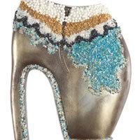Reference image illustrating 9 Luxurious Handbag-Inspired Sweets and Chocolates for the Fashion-Lover’s Holiday Gift List