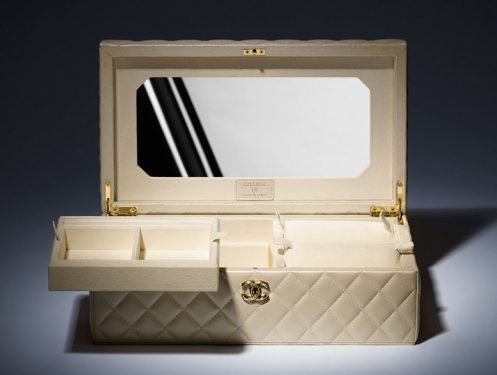 Chanel Jewelry Box Review: Quilted Lambskin Vanity Storage from the Métiers d’Art 2016 Collection thumbnail