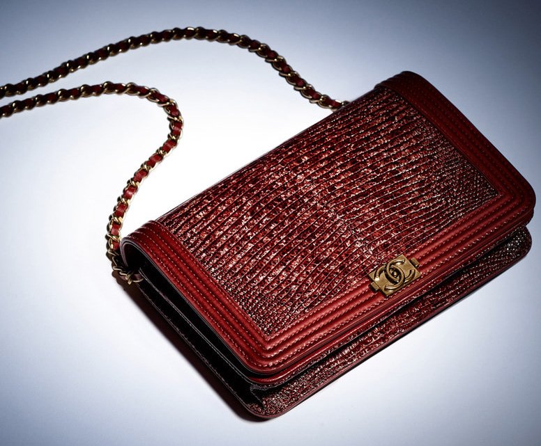Reference image illustrating Chanel Métiers d'Art 2016 Paris in Rome: Wallets, WOCs & Small Leather Goods Guide