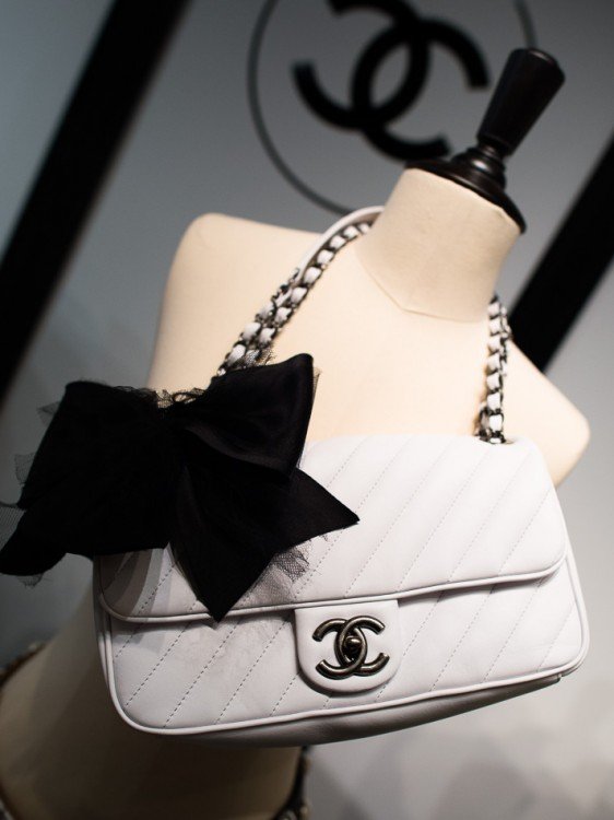 Reference image illustrating Chanel Spring 2013 Accessories: Up Close with the Hula Hoop Bag and Vibrant Colorblocking