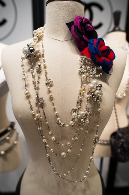 Reference image illustrating Chanel Spring 2013 Accessories: Up Close with the Hula Hoop Bag and Vibrant Colorblocking