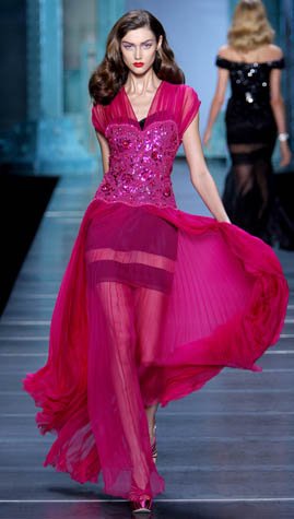 Christian Dior Spring 2010: John Galliano’s Retro Film Noir Handbags and Ready-to-Wear thumbnail