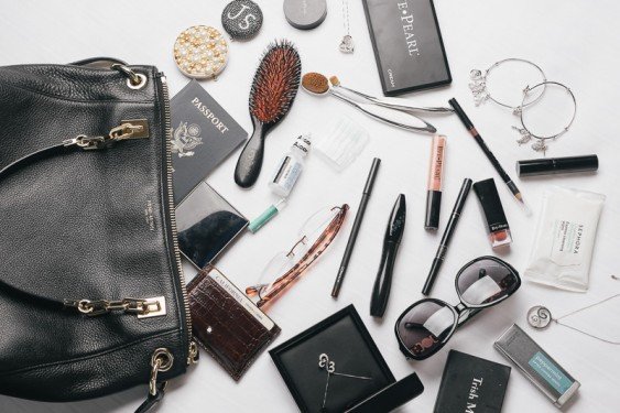 Inside Jane Seymour's Handbag: A Peek at the Actress's Everyday Carry thumbnail