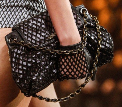 Marc Jacobs Fall 2013 Handbags: A Masterclass in Texture and Chain-Handle Design thumbnail