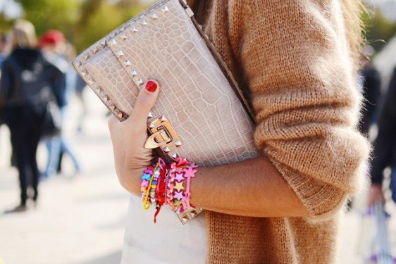 Street Style Bags Spotted at Paris Fashion Week: A Curated Gallery thumbnail
