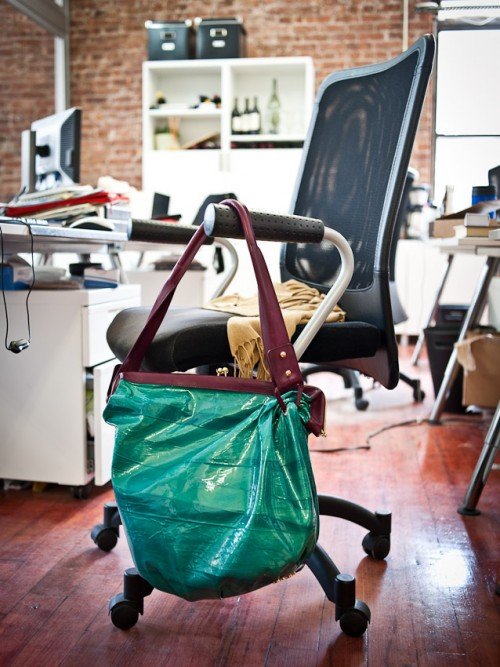 What’s Inside Michelle Madhok’s Designer Handbag: A SheFinds Founder’s Everyday Carry thumbnail