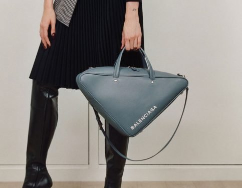 Balenciaga Pre-Fall 2017 Handbags: Demna Gvasalia’s Triangular Revolution thumbnail