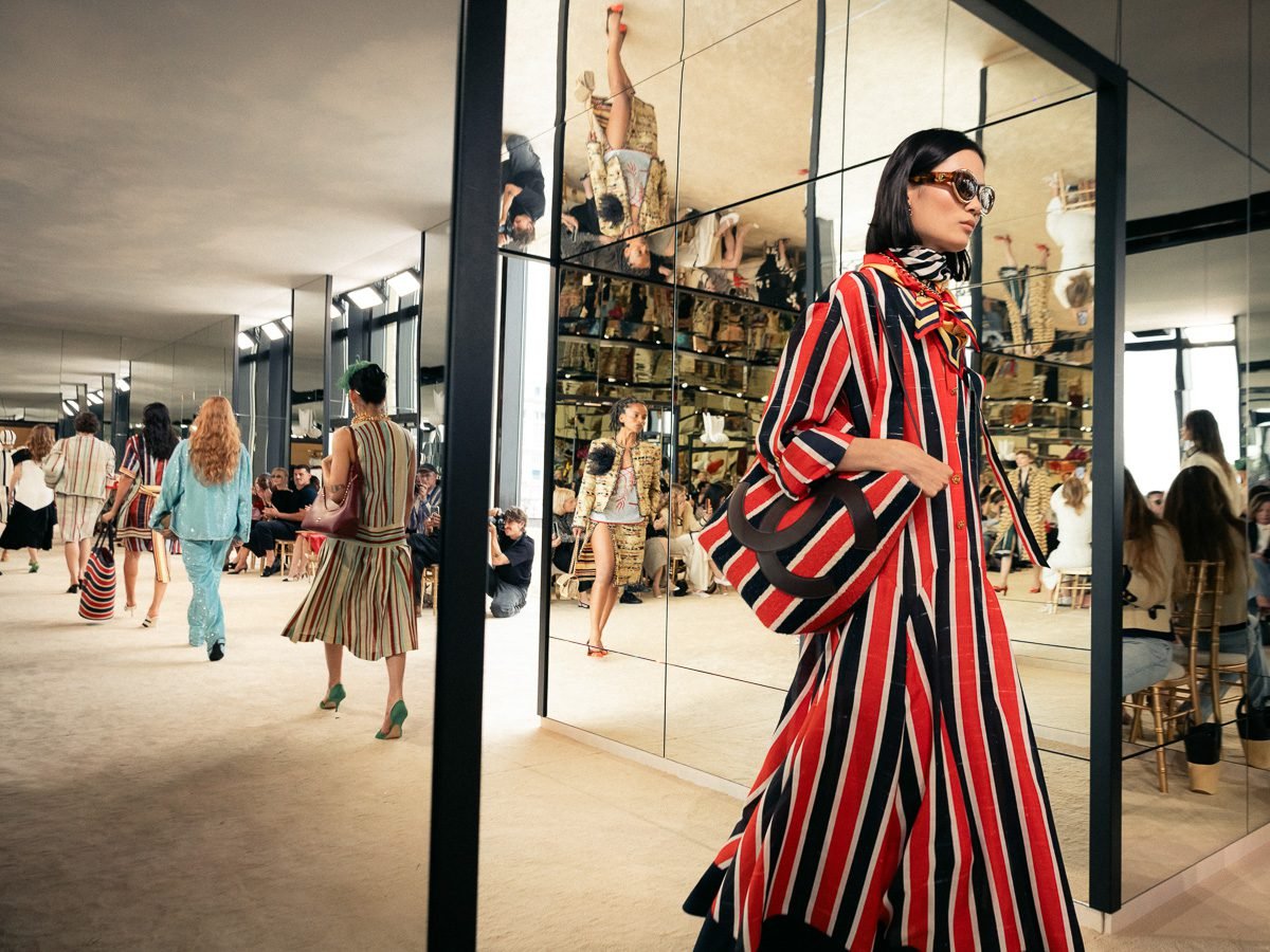 Chanel Cruise 2027 Handbags: Matthieu Blazy’s Seaside Tribute to Biarritz thumbnail
