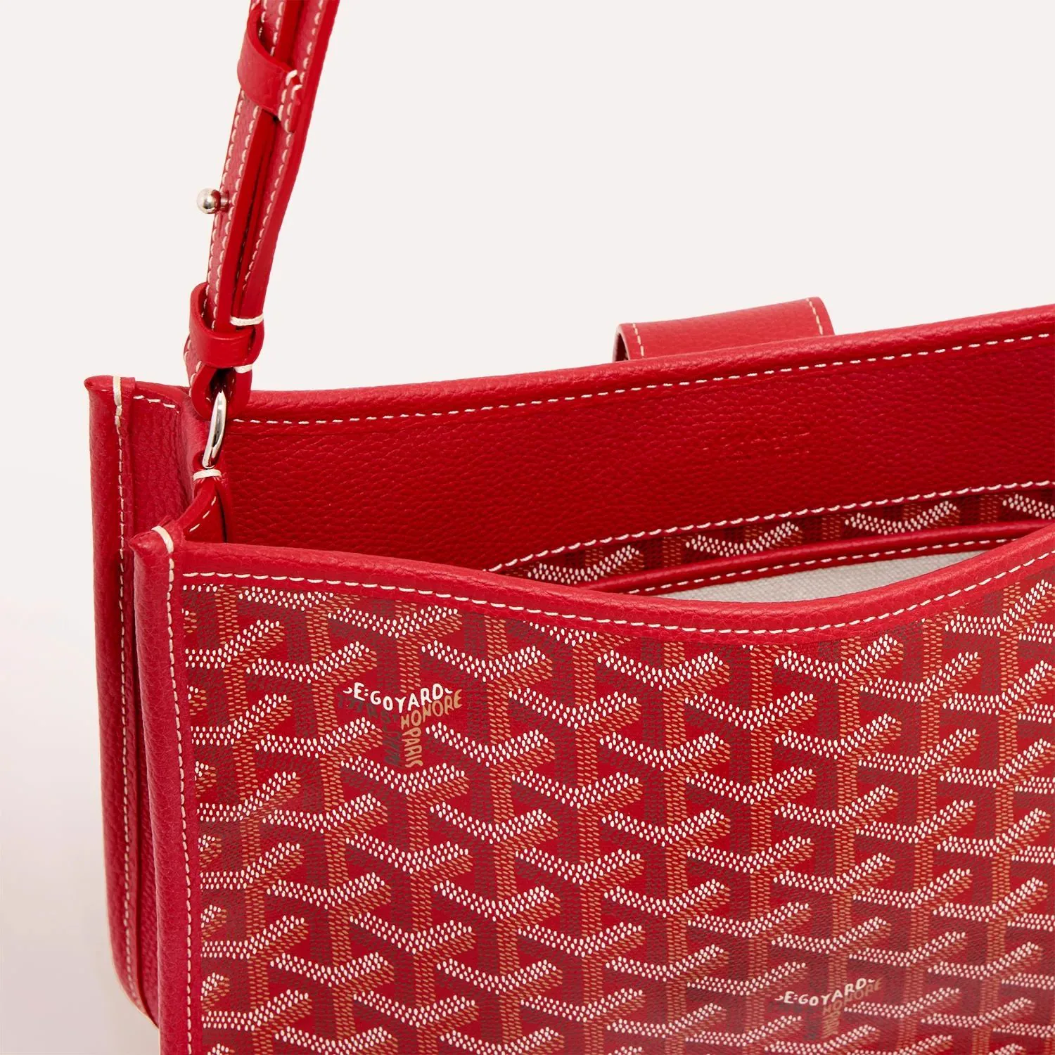 Reference image illustrating Goyard Musette PM Bag: A Quiet Return to the Archival Île de Ré Silhouette