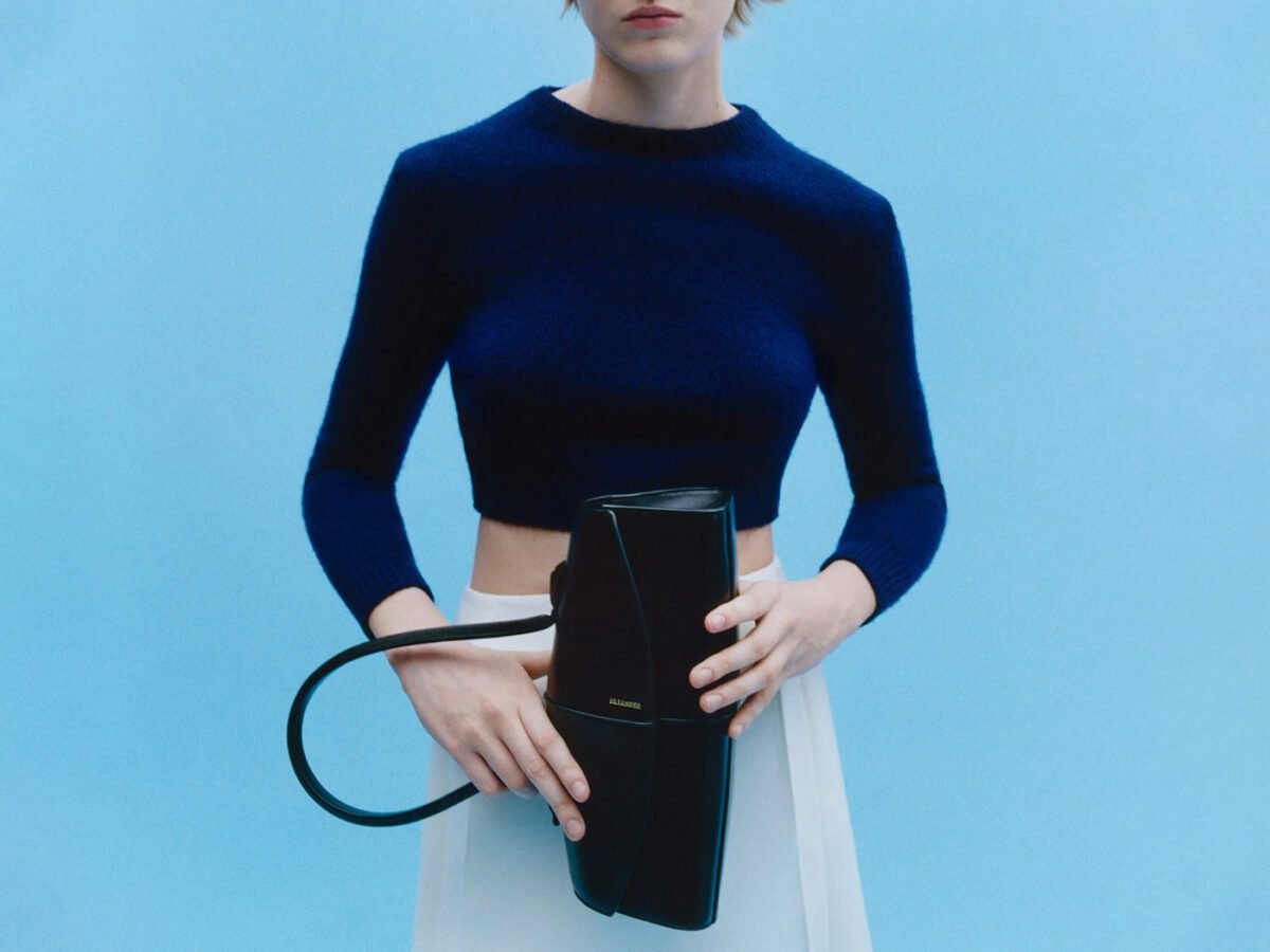 Jil Sander Linea Bag Review: Sculptural East-West Shoulder Bag for Spring 2026 thumbnail