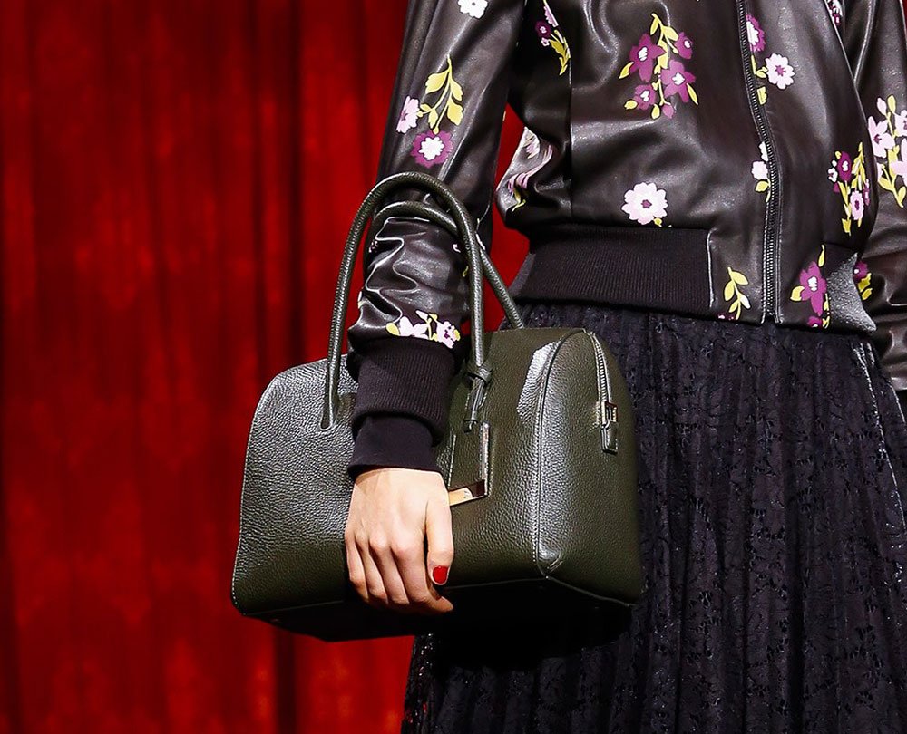 Reference image illustrating Kate Spade Fall 2017 Handbags: Refined Minimalism Meets Timeless Luxury