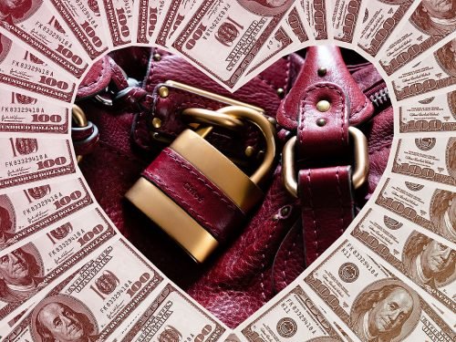 A Doctor's Deliberate Luxury Handbag Collection: 21 Bags, 7 Years of Thoughtful Purchases thumbnail