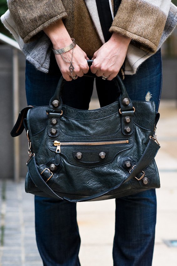 Reference image illustrating Balenciaga Giant City Review: Why the Anthracite with Rose Gold Hardware Is a Cult Classic