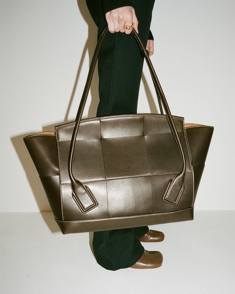 Reference image illustrating Bottega Veneta Pre-Fall 2019: Daniel Lee’s Bold Oversized Bags and New Direction