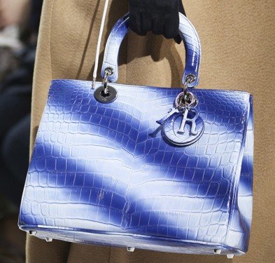 Dior Fall 2014 Handbags: Raf Simons’ Minimalist Masterpieces with Jeweled Clutches thumbnail