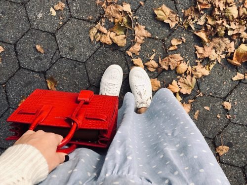 How to Style Luxury Handbags with Designer Sneakers: Curated Pairings for the Modern Collector thumbnail