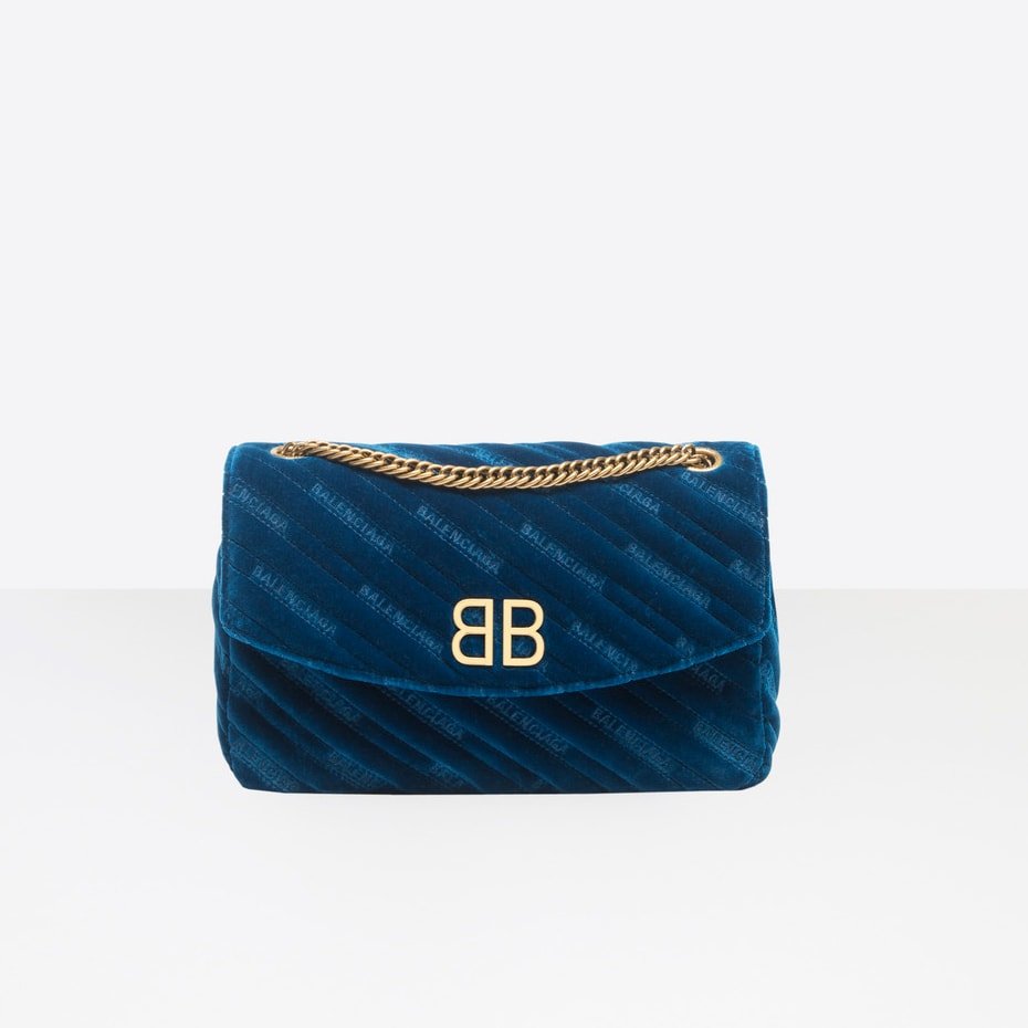 Reference image illustrating Jewel-Toned Handbags That Transition Seamlessly from Fall to Winter
