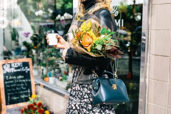Linjer Doctor's Bag Review: A Stylish and Practical Crossbody for Busy Days in NYC thumbnail