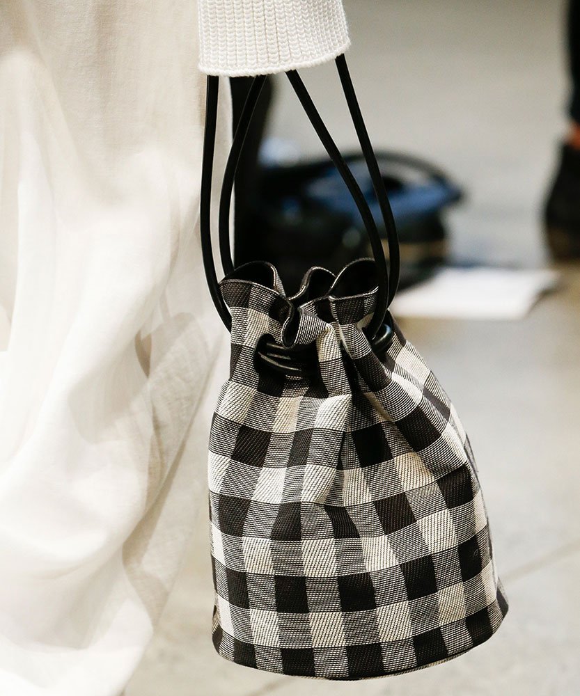 Reference image illustrating Mansur Gavriel Spring 2018: New Bag Shapes and Instant-Access Colors Debut on the Runway