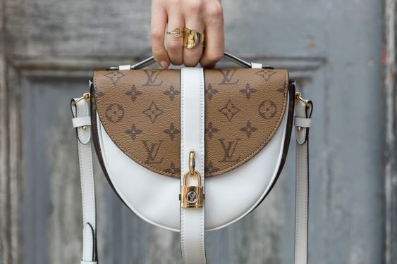 Should Your Handbag Hardware Match Your Jewelry? A Luxury Styling Debate thumbnail